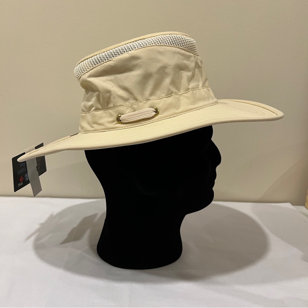 TILLEY AIRFLO HAT LTM6 - NWT - SIZE 7 1/8 - CREME
MADE IN CANADA 🇨🇦